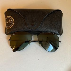 Black Ray Ban Aviators
